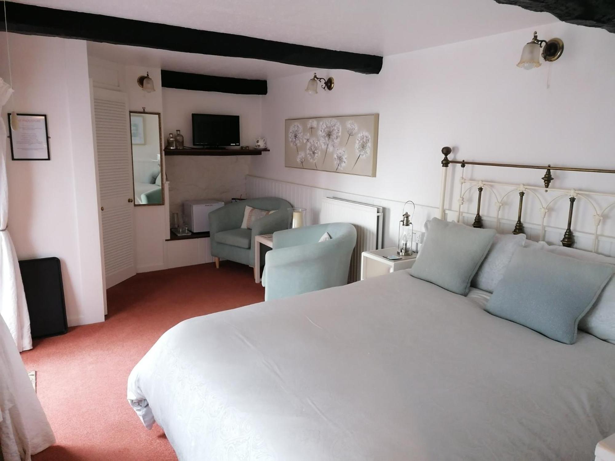 Steps Farmhouse B&B Майнхед Стая снимка